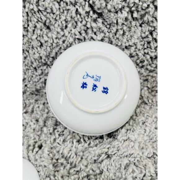 Arita Ware Flower Pattern Ceramic Bowl with Lid Japanese Home Decoration - Picture 5 of 9